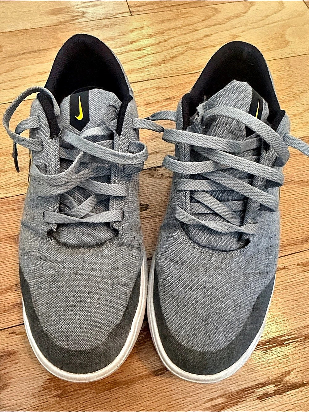 Nike Motiva Gray & Yellow Sneakers
